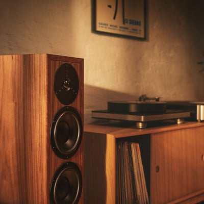 1200x1200px_FB-IG-Carousel_DynaudioContourLegacy_02